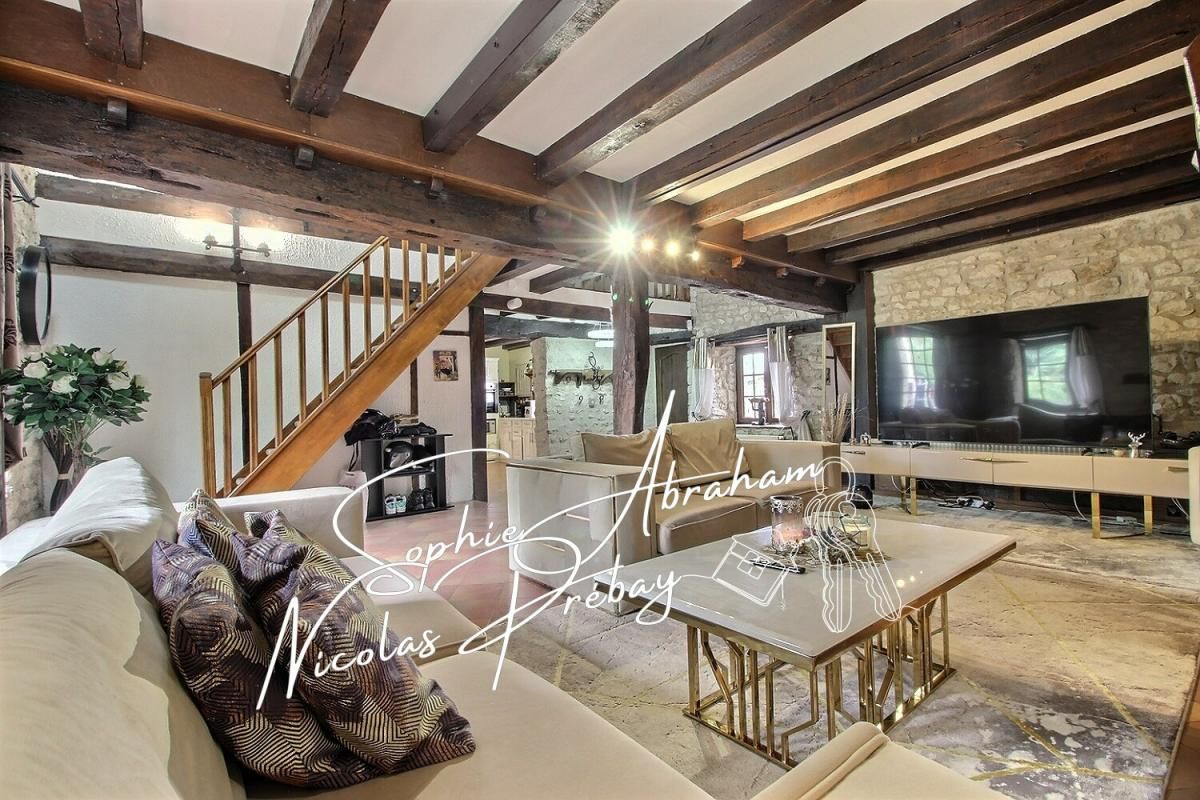 ANGERVILLE Maison en pierres avec jardin clos proche des commodités 4