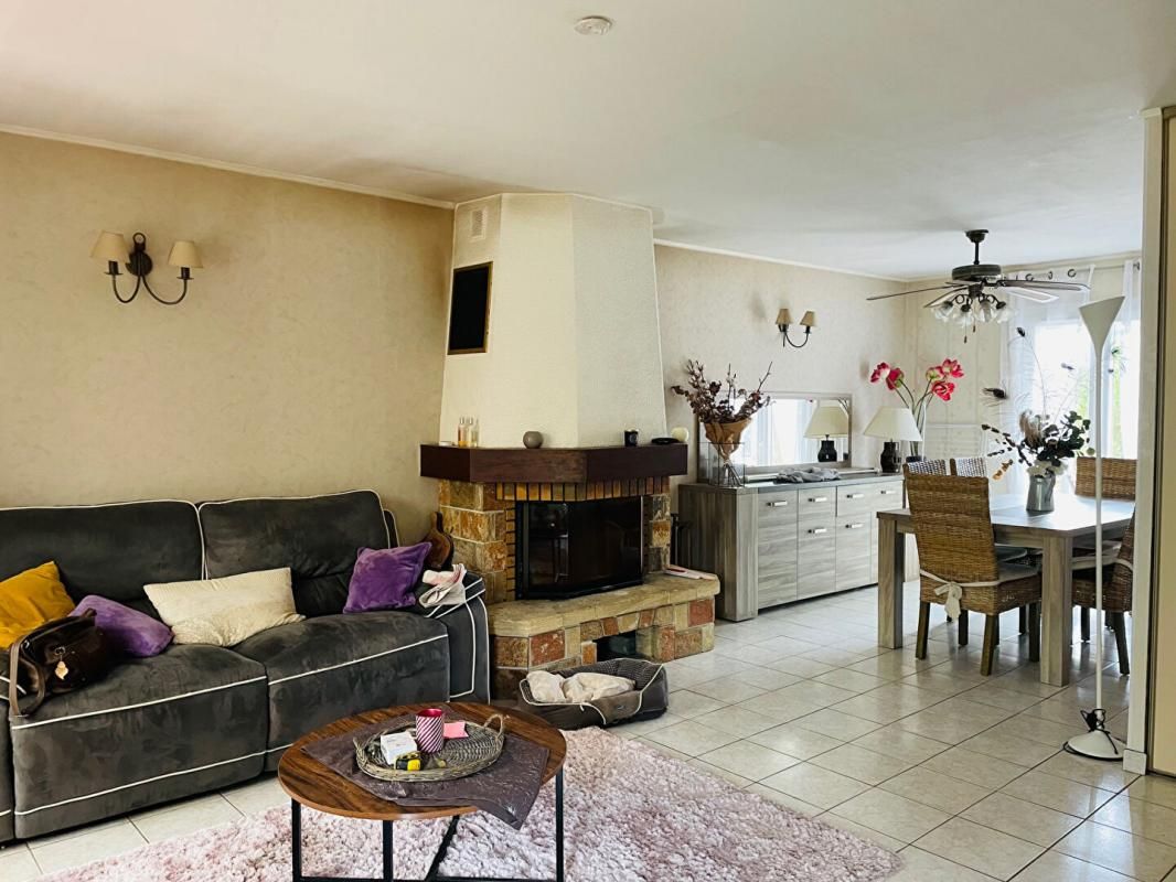 CHARPONT Maison 4 pièces 100 m2, garage, grenier, dépendance 3