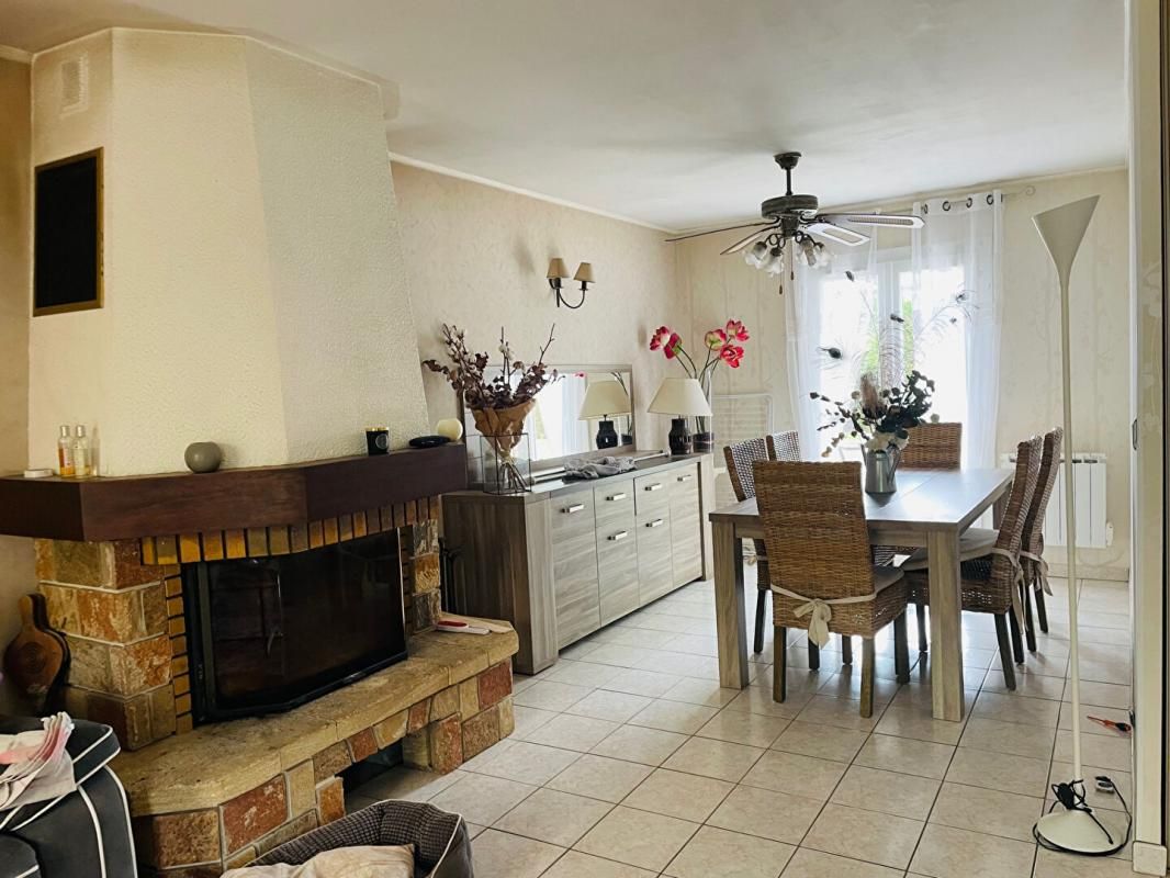 CHARPONT Maison 4 pièces 100 m2, garage, grenier, dépendance 4