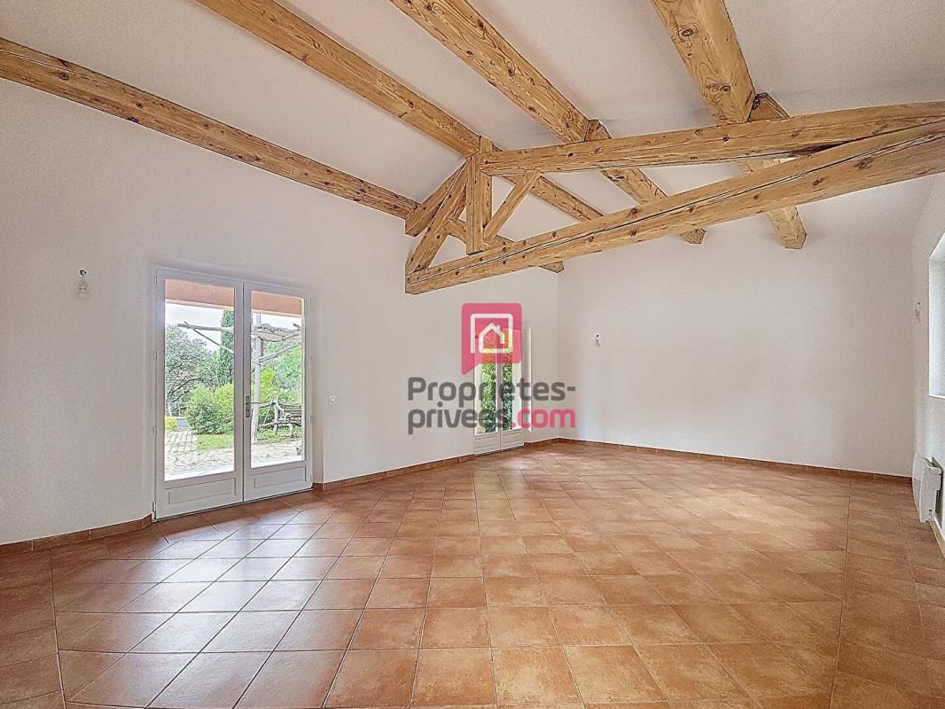 ROQUEBRUNE-SUR-ARGENS Villa Roquebrune Sur Argens 5 pièces 140m2 sur 4000m2 de terrain. EXTENSION ET PISCINE POSSIBLE 2
