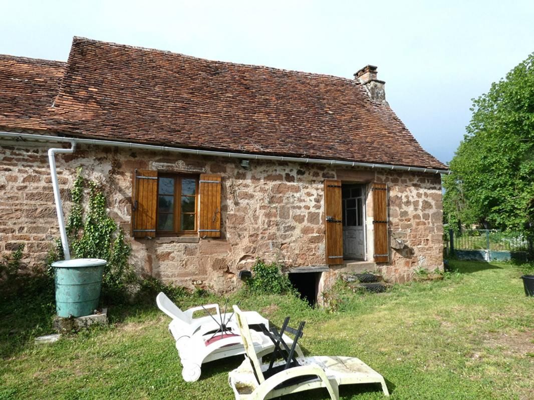 BOISSEUILH Maison 169 m2 / 3 chambres / terrain 2000m² / dépendances 3