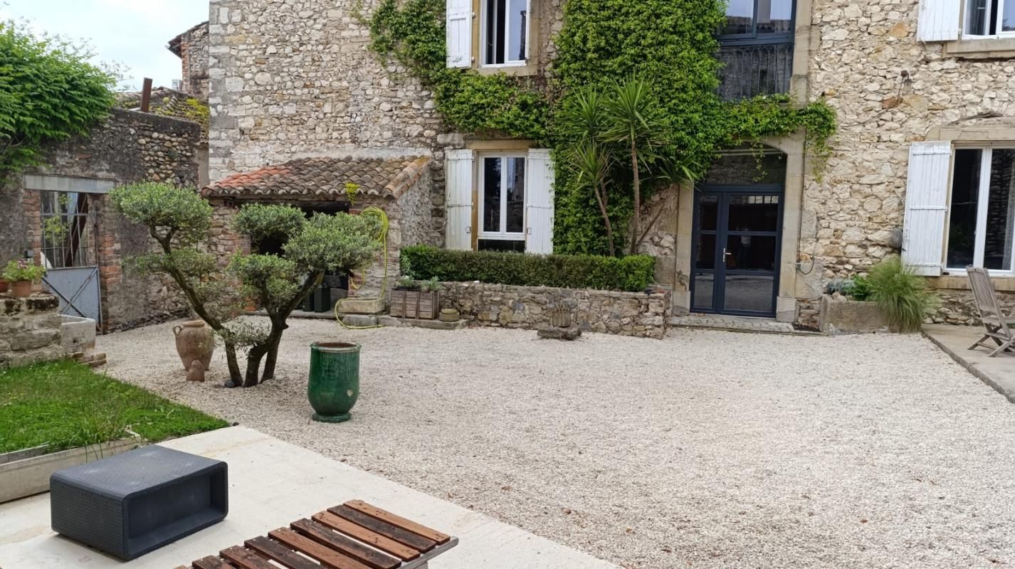 BOUCOIRAN-ET-NOZIERES MAISON DE VILLAGE 250 m2 hab. sur 2300M² de TERRAIN 1