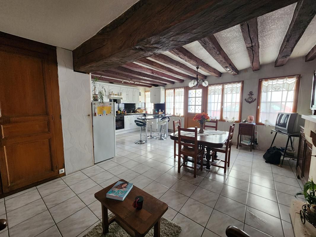 BEAULIEU-LES-LOCHES Maison Beaulieu Les Loches 9 pièce(s) 185 m2 4