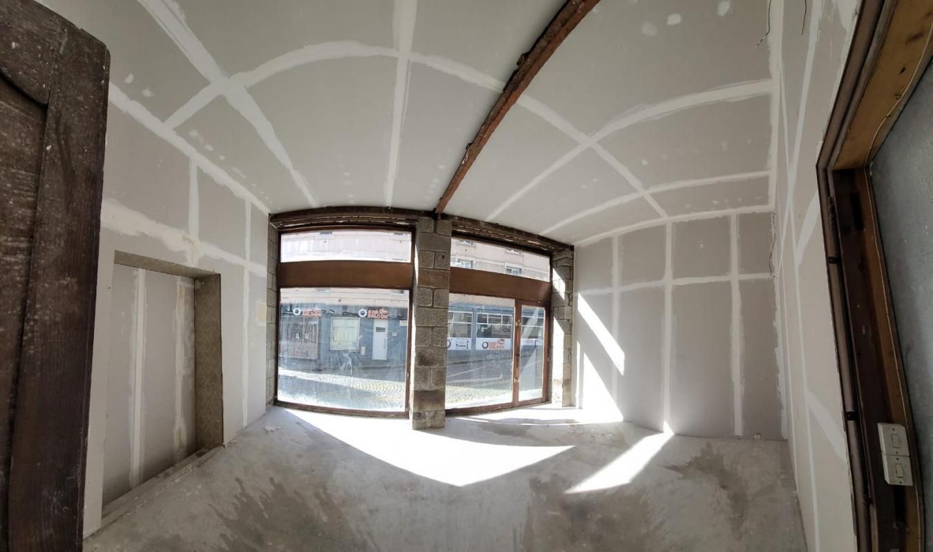 SAINT-BRIEUC SAINT BRIEUC - LOCAL COMMERCIAL 30 m², LOCATION 4