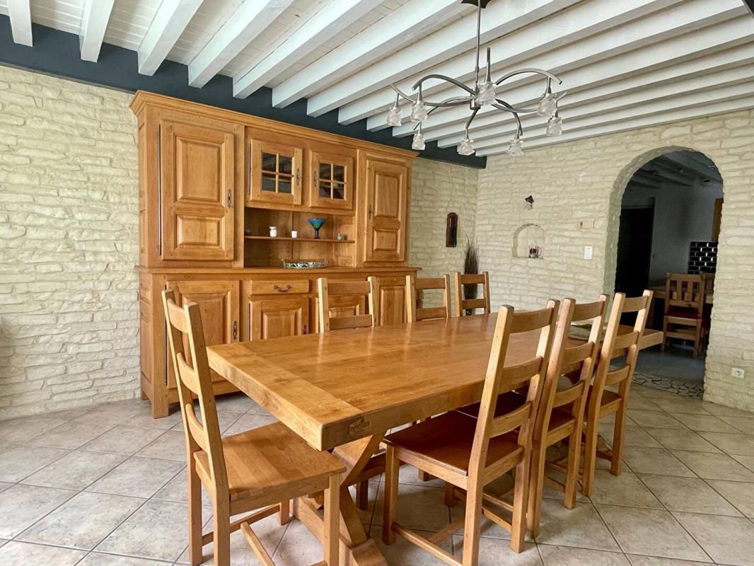 MONTVERDUN Maison Montverdun 7 pièce(s) 170 m2 4