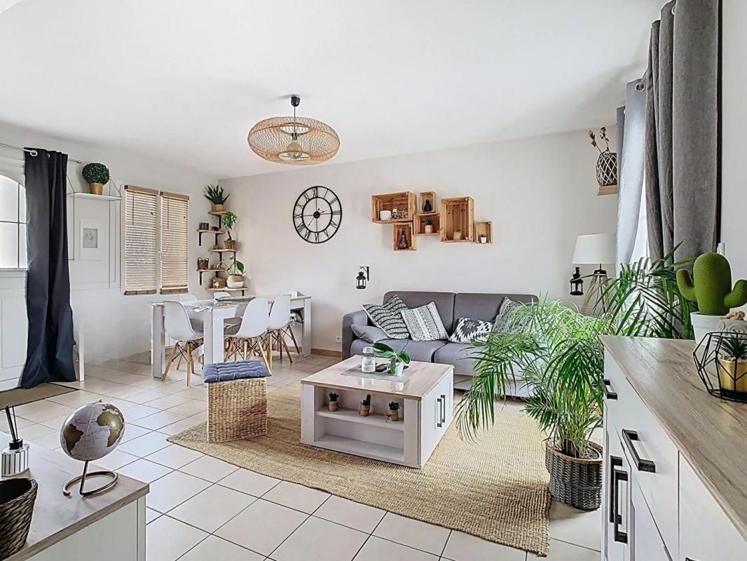RANTIGNY APPARTEMENT DUPLEX EN REZ DE JARDIN - 57M² - 2 CHAMBRES - TERRASSE ET JARDIN - PLACE DE PARKING PRIVATIVE - 60290 RANTIGNY 2