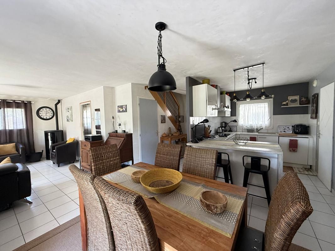 SAINT-PHILIBERT Maison 5 pièce(s) 90 m2 centre bourg St-Philibert 56470 3