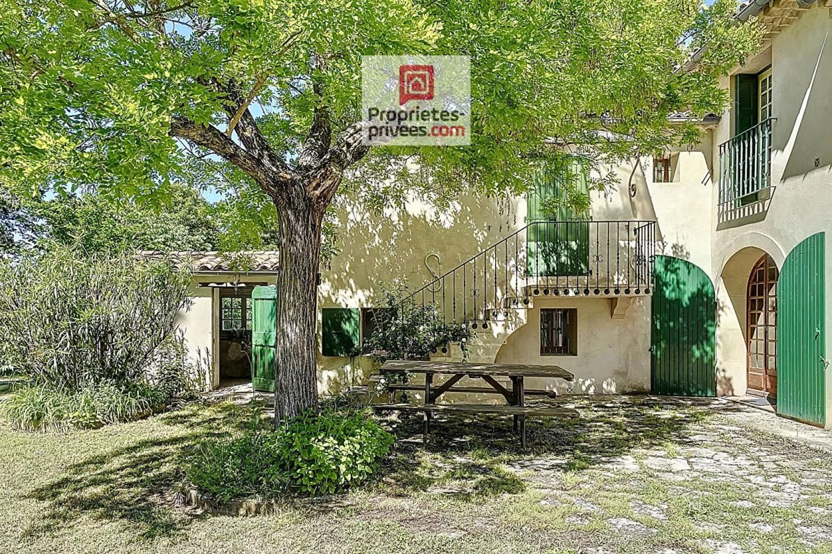 PERTUIS Magnifique authentique mas provençal à rénover 2