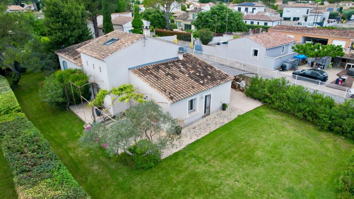 VEDENE Maison Vedene 5 pièce(s) 157 m2 - Terrain 1719m2 avec Piscine et pool house 4