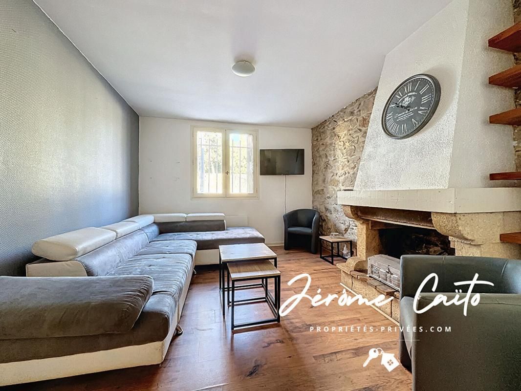 Appartement Nimes 4 pièce(s) 62,36 m2 + cour commune