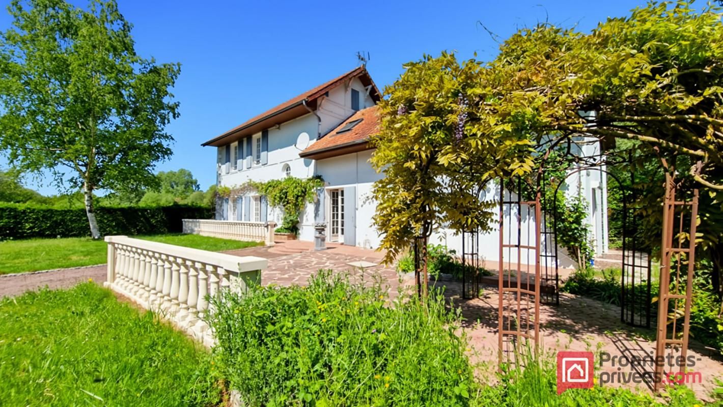 SAINT-VALERY-SUR-SOMME À vendre Maison atypique pleine de charme, ancienne gare rénovée 1