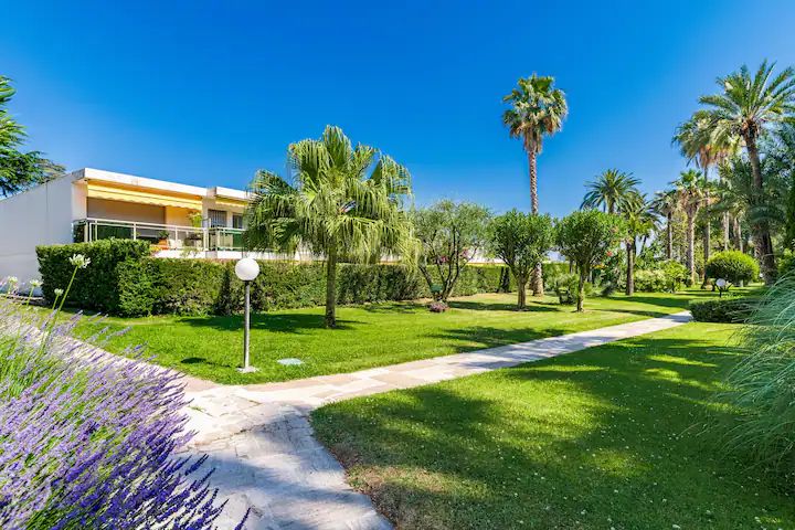 CANNES Appartement Cannes de type T1 bis plages du Midi 273 700 euros 2