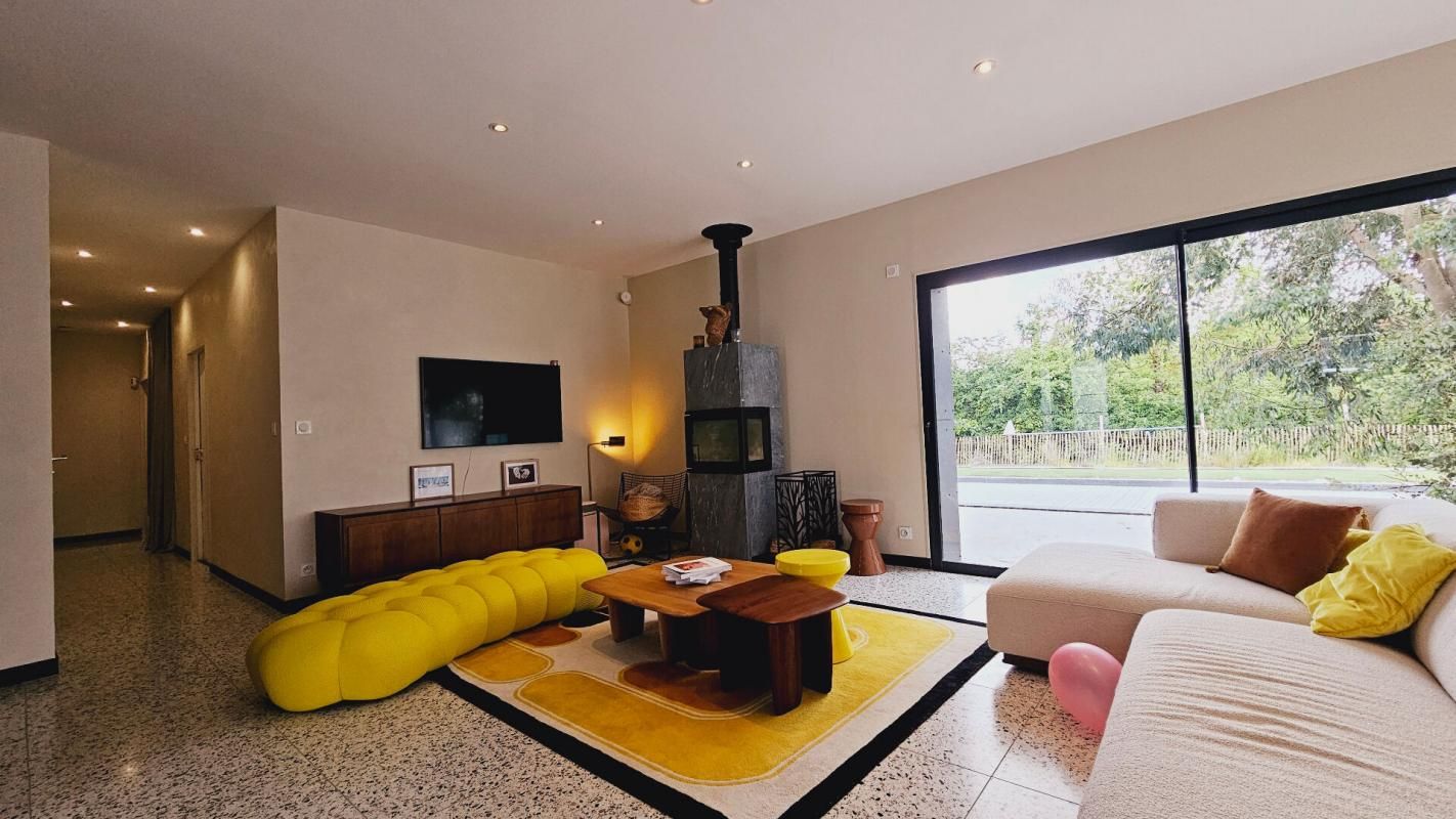 SAINT-DOULCHARD MAISON DE PLAIN PIED DE 160M² 5 PIECES PISCINE GARAGE 4