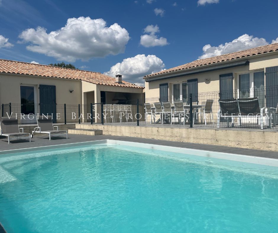 BELLE PROPRIETE T6 NON MITOYENNE SUR 2000 M² DE TERRAIN AVEC PISCINE