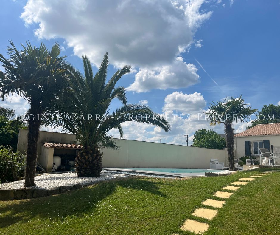 LUSSANT BELLE PROPRIETE T6 NON MITOYENNE SUR 2000 M² DE TERRAIN AVEC PISCINE 4