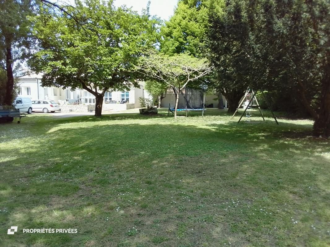 SAINTE-GEMME Grande villa  de 254 m² au prix de 374 000 1