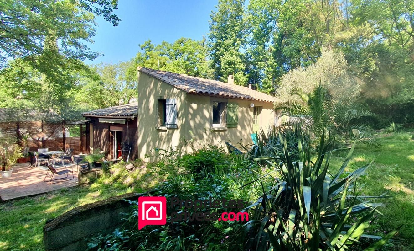 UZES Entre Uzès et Nimes, maison individuelle sur terrain arboré 1