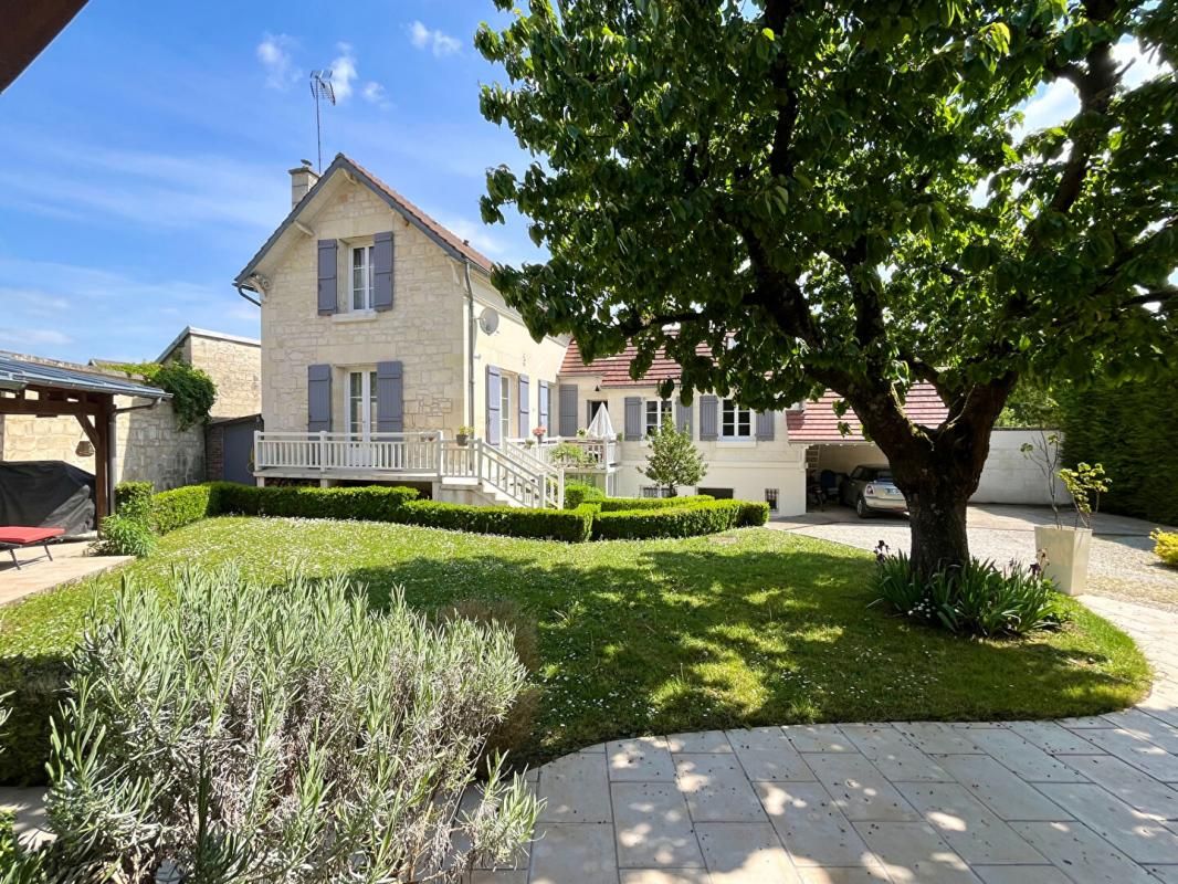 AUTRECHES Maison AXE COMPIEGNE/SOISSONS : 8 pièce(s) 260 m2 1