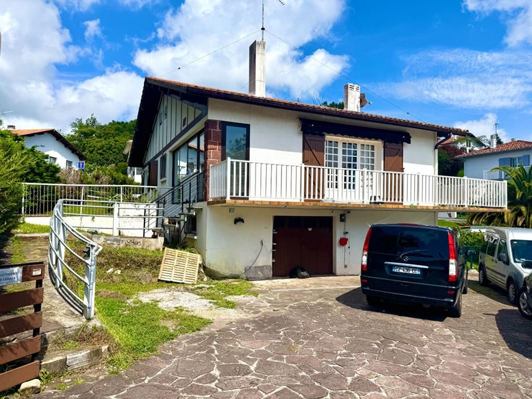 HENDAYE A VENDRE- Superbe Maison Basque de 318 m2 à HENDAYE 3