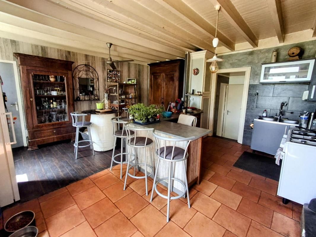 SAINT-GIRONS-D'AIGUEVIVES Belle Girondine de 170 m² sur 2 hectares ! Idéale projet gîte, location ou chambres d'hôtes 4