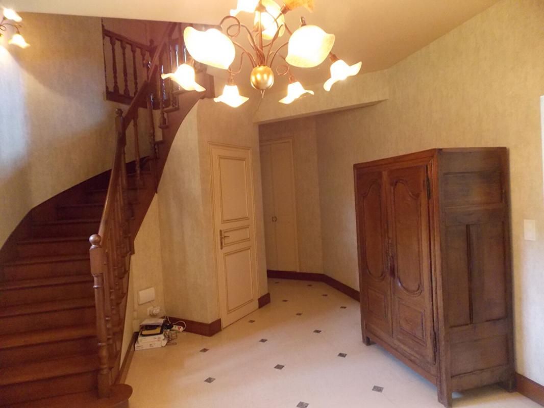 COMBOURG Maison Combourg 8 pièce(s) 230 m2 2