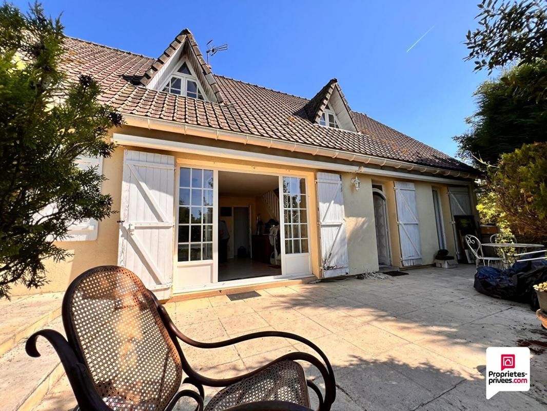 (95450) COMMENY, Maison familiale 7 pièces, 5 chambres, sous sol total et jardin