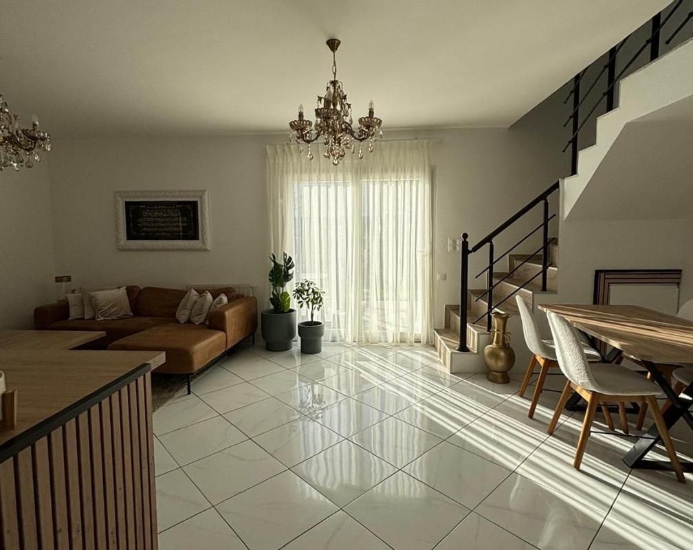 SAINT-BRIEUC Maison contemporaine à Saint Brieuc 6 pièce(s) 123.3 m2 2
