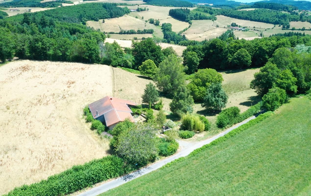 VIOLAY Corps de ferme authentique sur 26 000 m² de terrain attenant 1