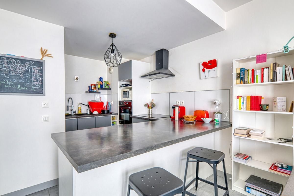 LYON-7E-ARRONDISSEMENT Lyon (69007) Gerland, Appartement 2 pièces de 51m², Parking Privatif, Proximité Métro Debourg 3