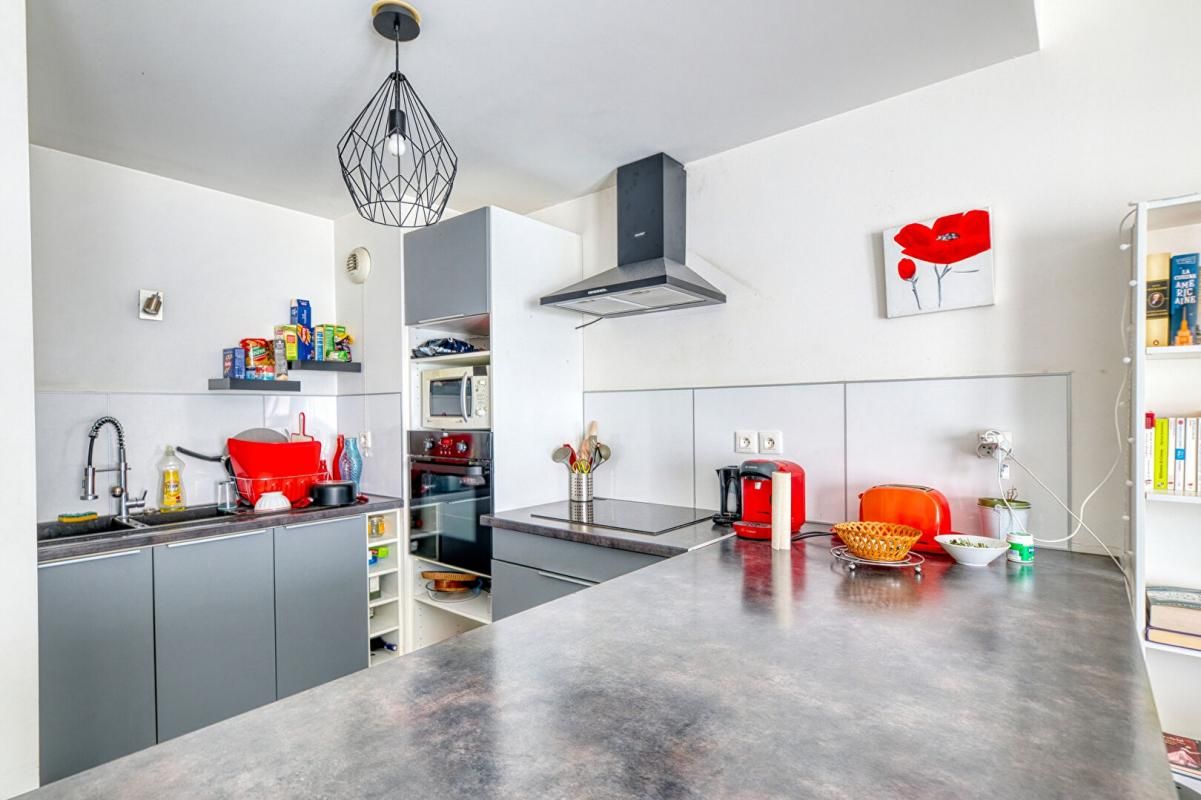 LYON-7E-ARRONDISSEMENT Lyon (69007) Gerland, Appartement 2 pièces de 51m², Parking Privatif, Proximité Métro Debourg 4
