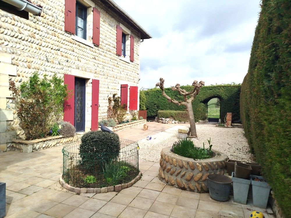 LE GRAND-SERRE HAUTERIVES BELLE ET GRANDE DEMEURE AVEC PISCINE 2