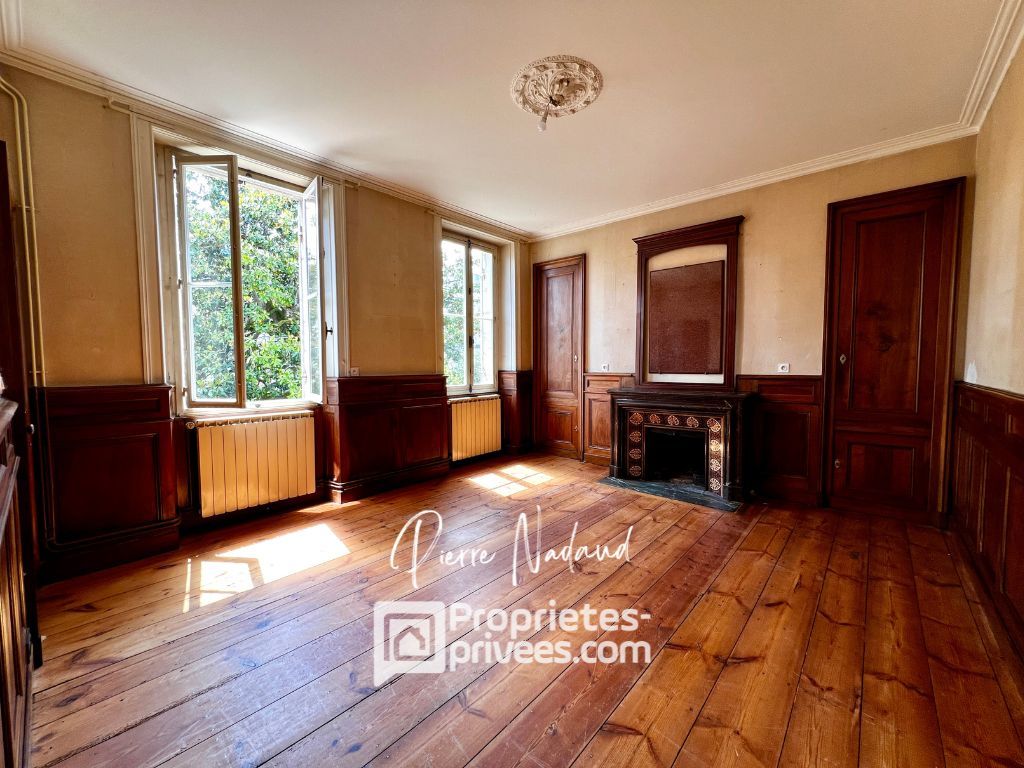 LIBOURNE Appartement Libourne 7 pièce(s) 245.86 m2 et studio indépendant 1