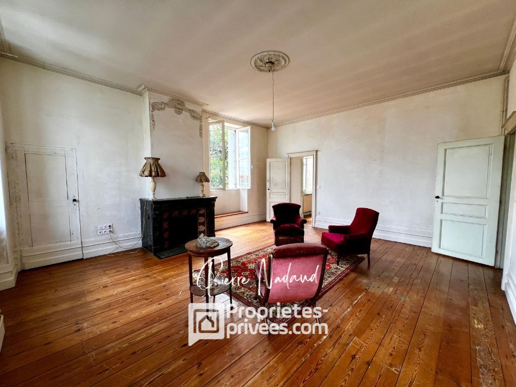 LIBOURNE Appartement Libourne 7 pièce(s) 245.86 m2 et studio indépendant 2