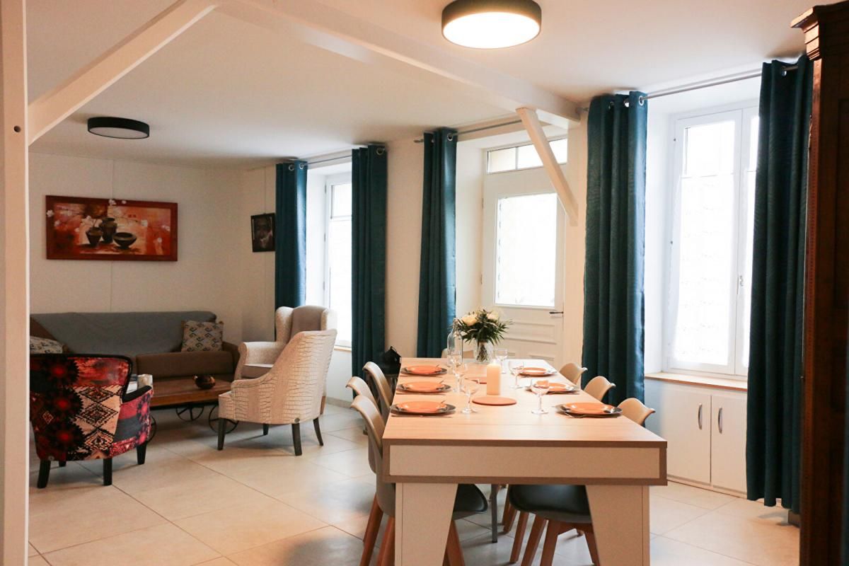 MORTAGNE-SUR-SEVRE Ensemble immobilier Mortagne sur Sèvre 20 pièces 373 m2 3
