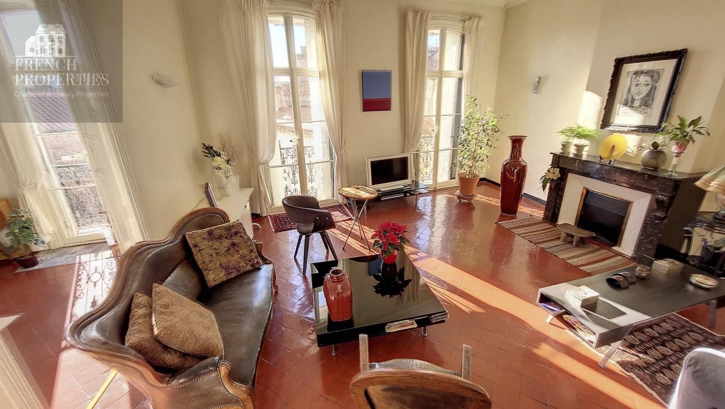 PERPIGNAN APPARTEMENT BOURGEOIS DE 156 M² . TRES BEL IMMEUBLE DU CENTRE VILLE DE PERPIGNAN . TROISIEME ETAGE 1