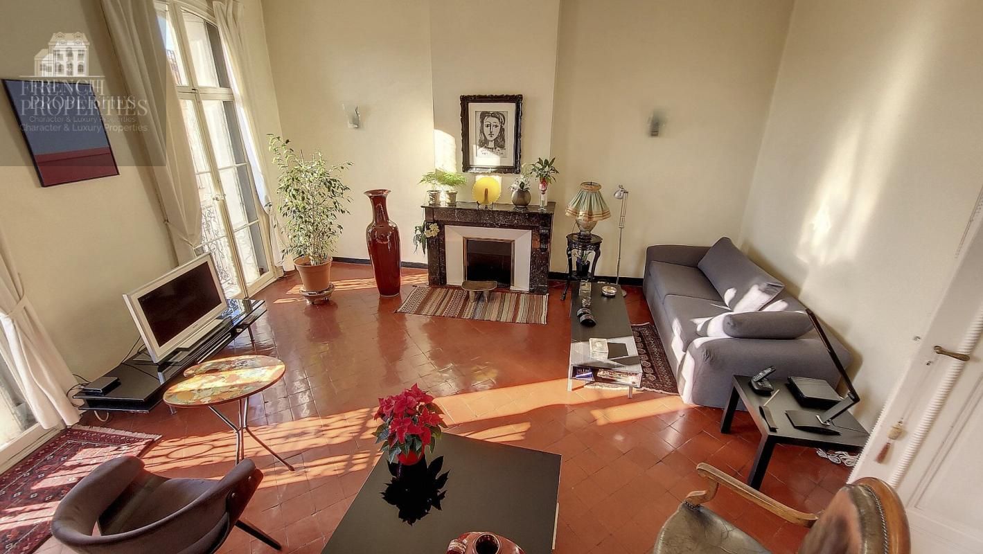 PERPIGNAN APPARTEMENT BOURGEOIS DE 156 M² . TRES BEL IMMEUBLE DU CENTRE VILLE DE PERPIGNAN . TROISIEME ETAGE 4