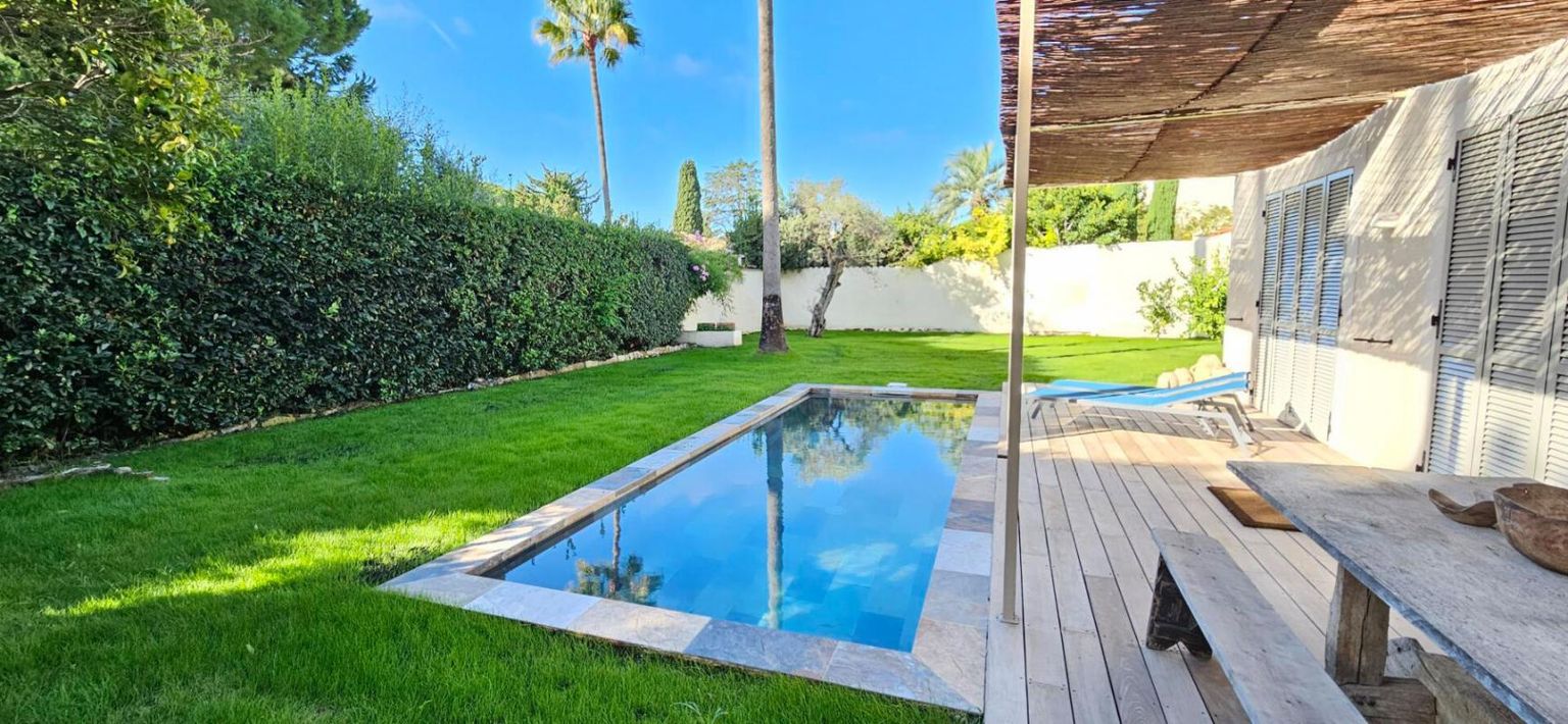 ANTIBES Côté ouest du Cap d'Antibes , Maison neuve à 100 m de la plage, avec jardin arboré 2