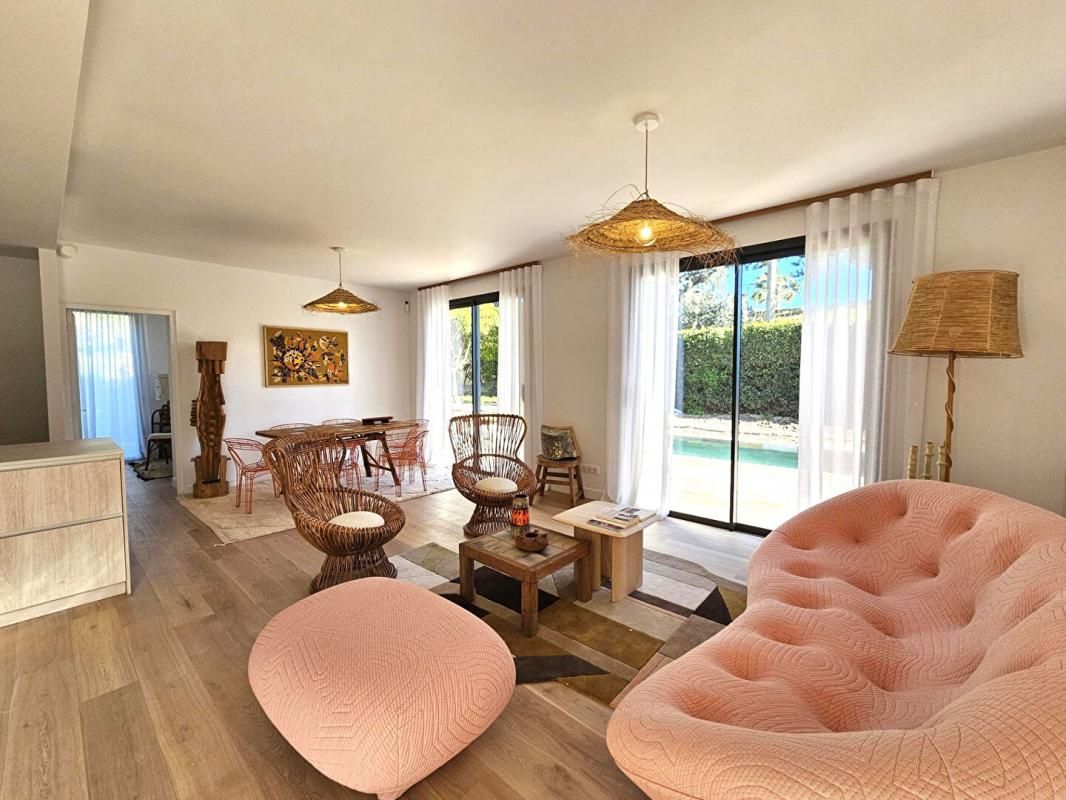 ANTIBES Côté ouest du Cap d'Antibes , Maison neuve à 100 m de la plage, avec jardin arboré 3
