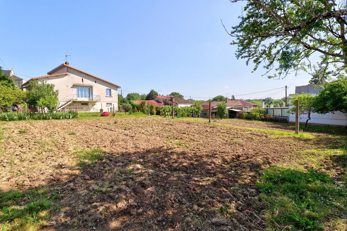 BEUGNON-THIREUIL Maison Beugnon Thireuil 4 pièce(s) 99 m2 2