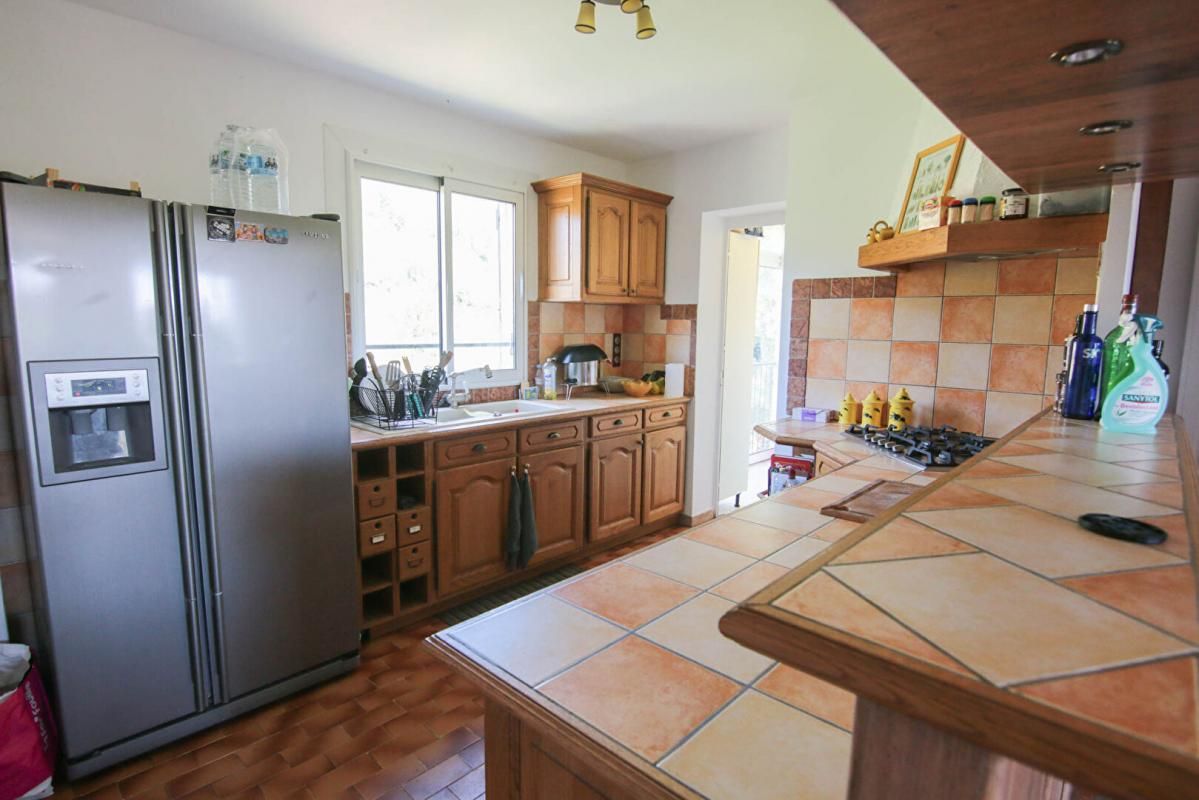 MANOSQUE EXCLUSIVITE, MANOSQUE, résidence calme, en 3e et dernier étage, BEL APPART T4 de 82 M2 traversant et hyper clair 3