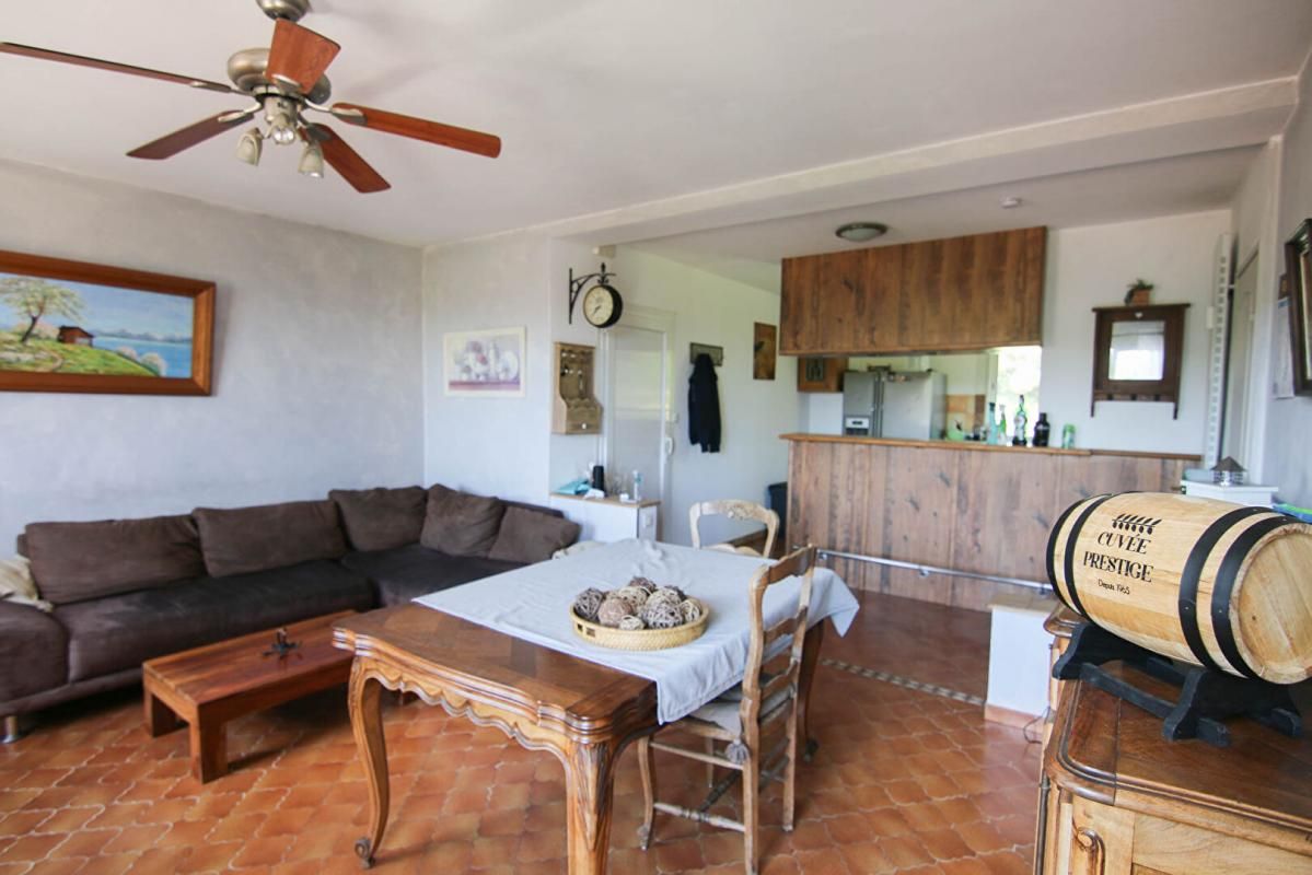 MANOSQUE EXCLUSIVITE, MANOSQUE, résidence calme, en 3e et dernier étage, BEL APPART T4 de 82 M2 traversant et hyper clair 4