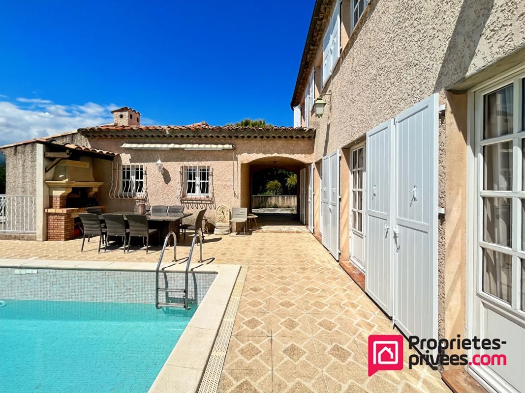 SAINT-PAUL-DE-VENCE Propriété de charme avec vue imprenable sur Saint-Paul-de-Vence 2