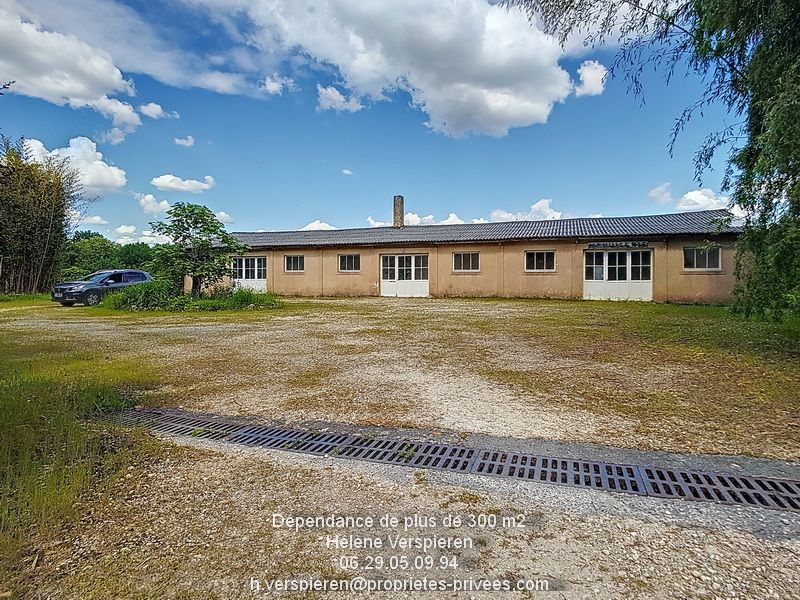 BEAUMONT-DU-PERIGORD Maison 10 pièce(s) 217 m2 hangar 300 m2 jardin 7000 m2 3