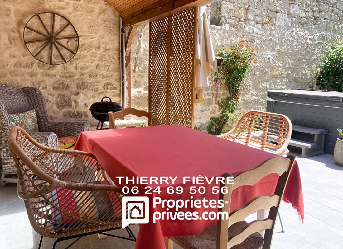 CHOUZE-SUR-LOIRE Chouzé sur Loire Maison de village 5 pièces , 115 m2 , 3 chambres avec terrasse et spa 2