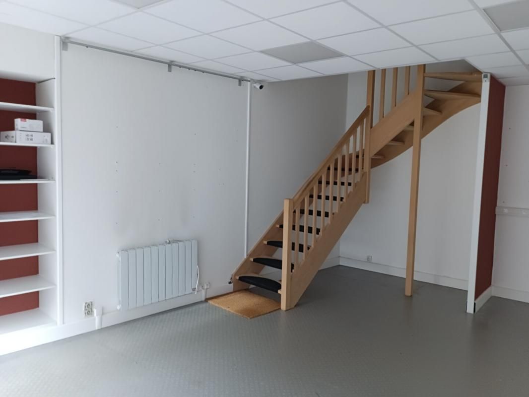 BOURGUEIL LOCAL COMMERCIAL 62 M² HYPER CENTRE DE BOURGUEIL 3