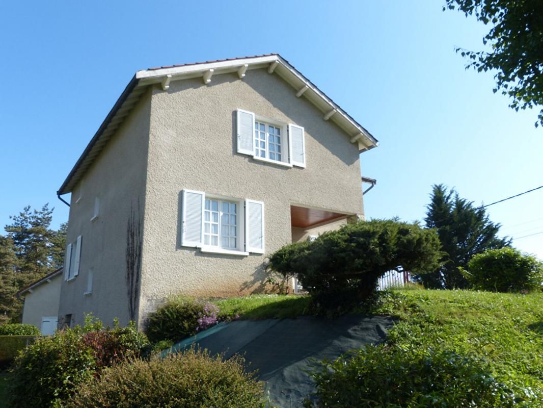 COUBON Maison Coubon 5 pièce(s) 150 m² 2