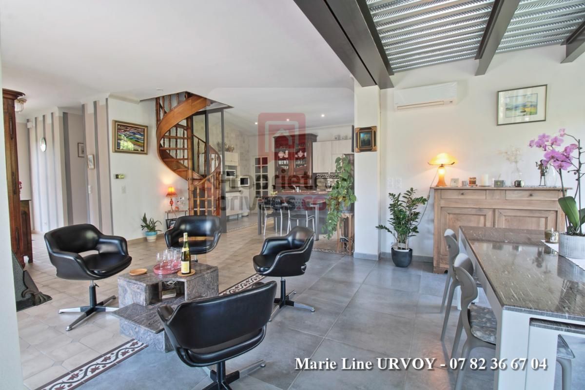 ROGNONAS Maison Rognonas 137 m² - 4 chambres dont 2 en RDC - garage - piscine - jardin 4