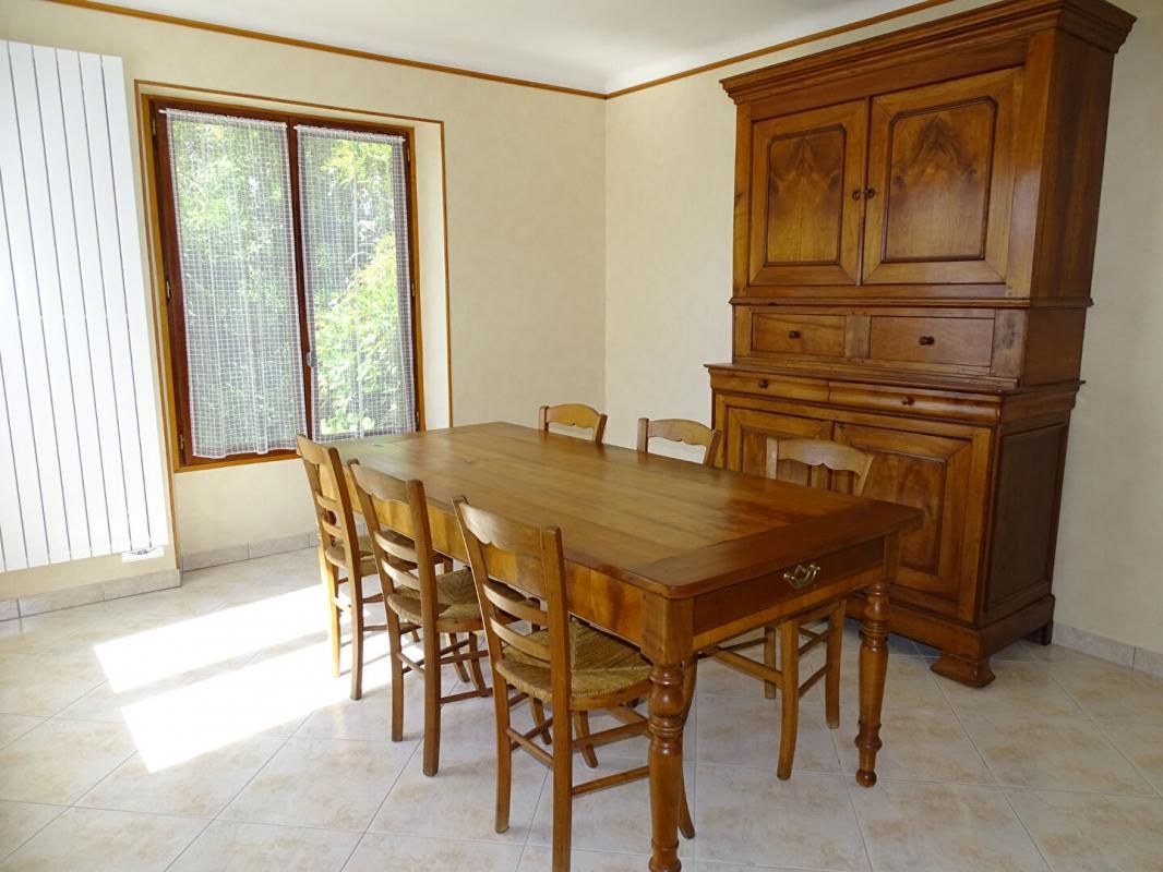 THONAC Maison Thonac 6 pièce(s) 89.40 m2 2