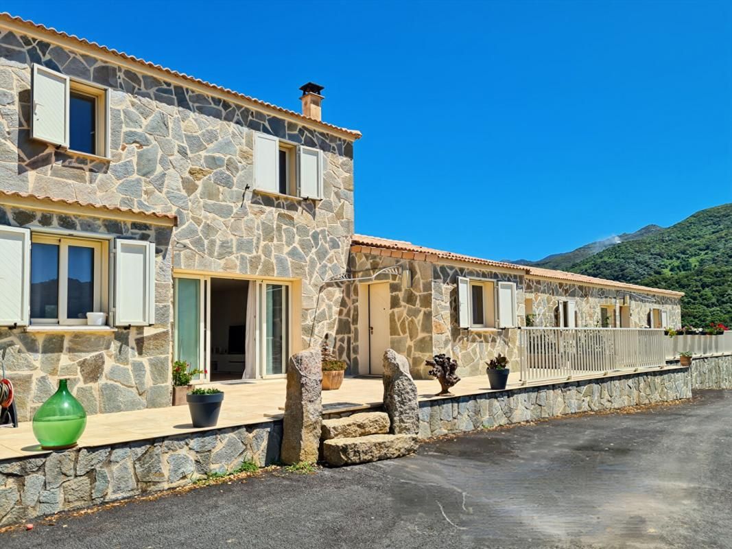 SOLLACARO CORSE DU SUD, grande propriété de 508 m2 avec plusieurs logements, vue mer, piscine 3