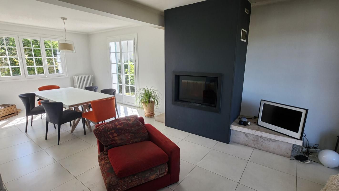ORLEANS 45590 SAINT CYR EN VAL - Maison individuelle sur s/sol - 5 chambres dont 1 au rdc - Quartier calme 1